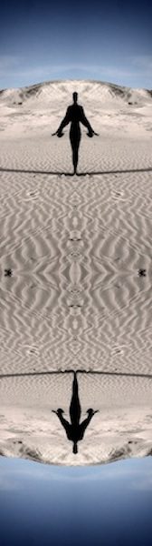 Theo Eshetu, Veiled Woman on a Beachfront, video installation, 2010 (Courtesy of the artist)