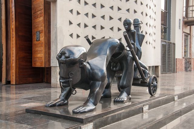 Dumile Feni. “History” 2003, bronze. Photo by Akona Kenqu