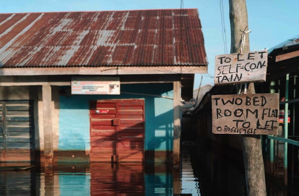 Gideon Mendel: Drowning World