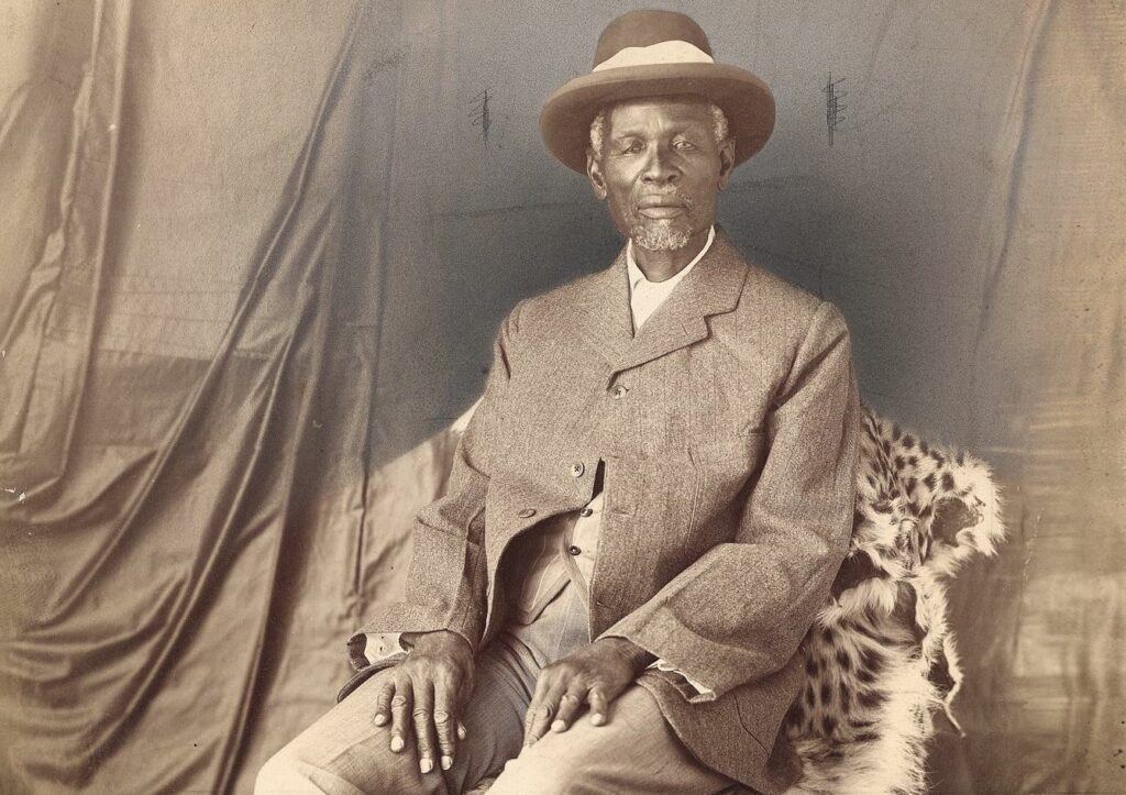 Distance and Desire: Encounters with the African Archive: African Photography from The Walther Collection