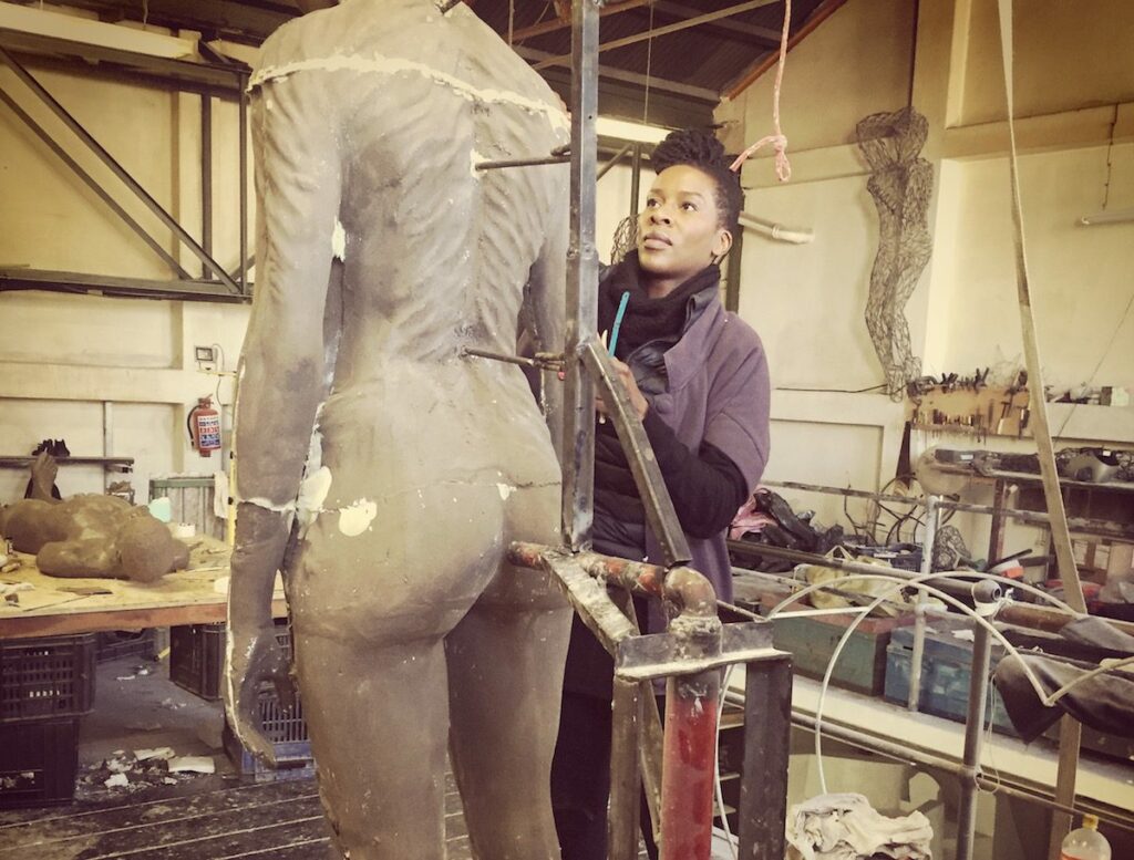 Nandipha Mntambo : Metamorphoses