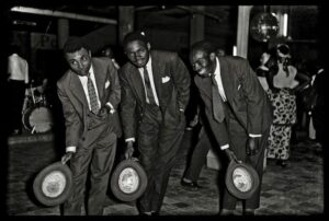 Jean Depara, Sans titre, vers. 1955-65. Gelatin silver print, 77 x 113 cm. Collection Revue Noire, Paris © Jean Depara. Photo Courtesy Revue Noire