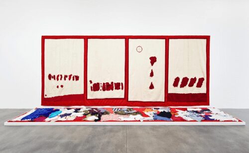 Abdoulaye Konaté, Bosnie Angola Rwanda 1995. Textile wall piece: 246 x 592 cm / (96? x 233? in) / floor piece: 100 x 592 cm / (39? x 233? in) Photo: Christian Gläser