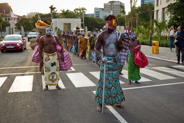 Serge Attukwei Clottey and GoLokal, My Mother's Wardrobe, performance at Gallery 1957, 6 March 2016. Photo by Nii Odzenma. Courtesy of the artist and Gallery 1957