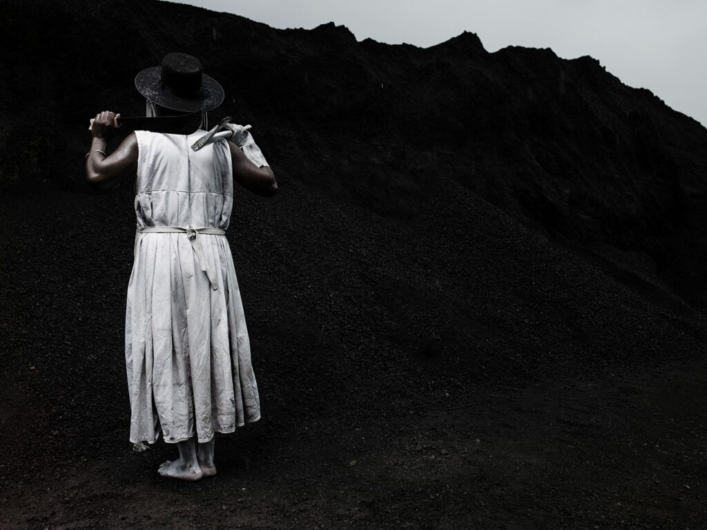 Mohau Modisakeng : Bophirima