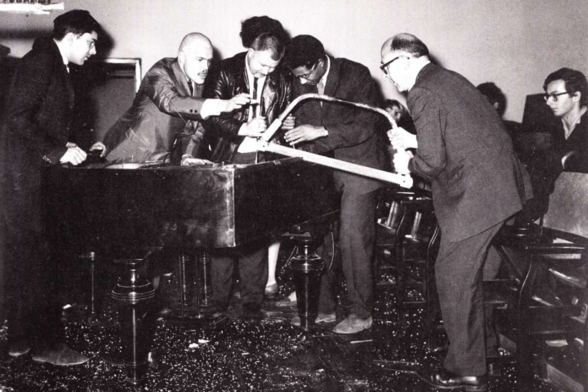 Peeping in the Vacuum Left in that Space of ‘Darker than Blueness’ –  On, Of, For, With Ben Patterson