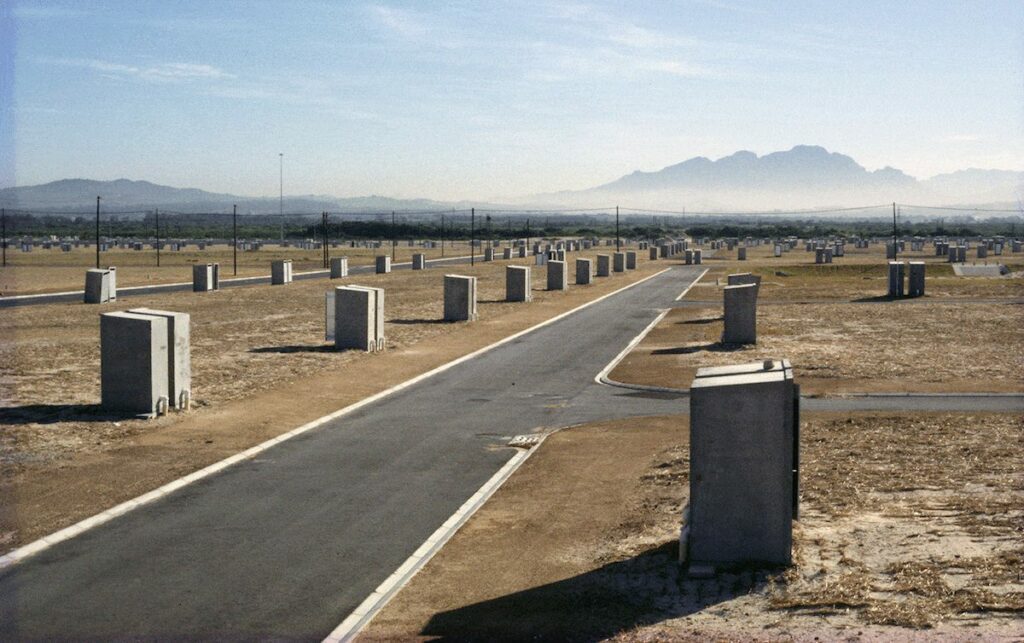 Ângela Ferreira, Sites and Services, 1991–92. Photographic silver gelatin print. ​© Ângela Ferreira.