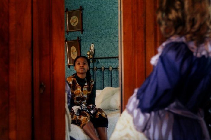 Nomusa Makhubu ι Inqqwalasela (The Realization Insight)  ι hand processed colour photograph (printed by artist)  ι 2006