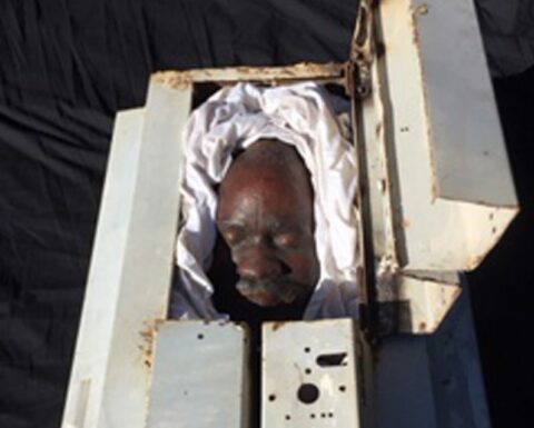 Martin Abasi Phiri, Casket II, mixed media (1995). Courtesy of William B. Miko