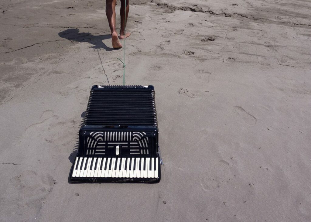 Still. Los Jaichackers (Julio Cesar Morales & Eamon Ore-Giron), Subterranean Homesick Cumbia Remix, 2014/2017, courtesy of MEWO Kunsthalle