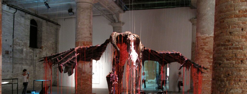 Nicholas Hlobo: iimpundulu zonke ziyandilandela