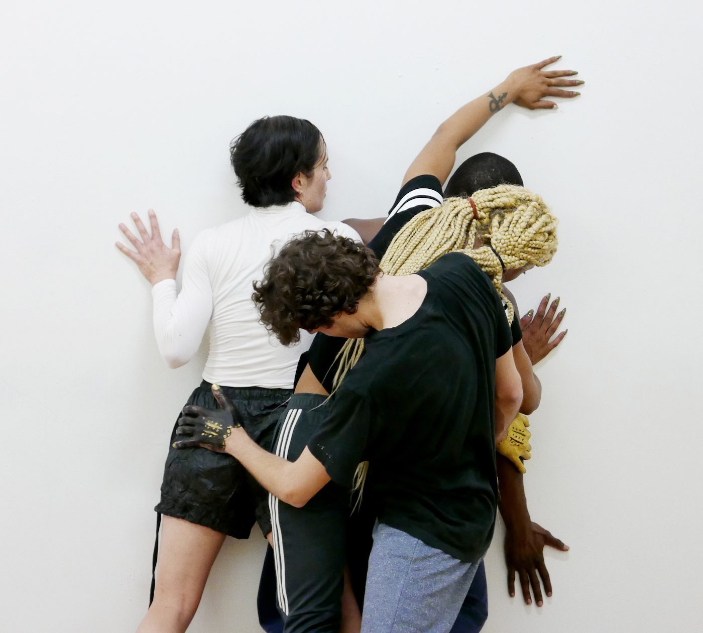 Admire Kamudzengerere and Rachel Monosov, Transcultural Protocol, performance, 50 min, 2017. Image courtesy of Catinca Tabacaru Gallery