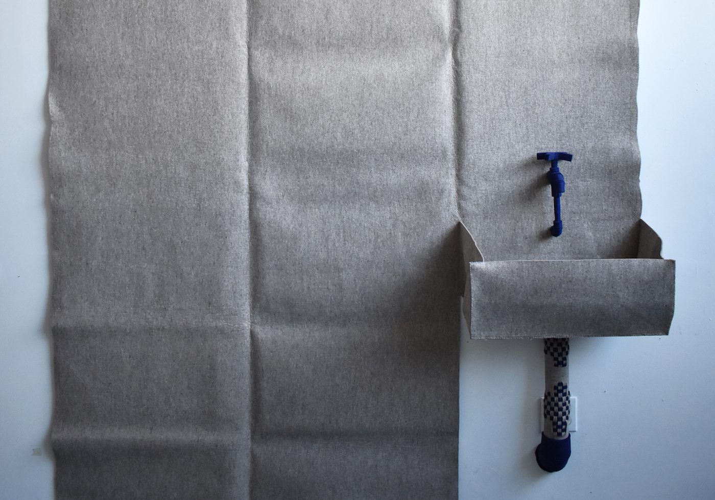 Johanna Unzueta, Mural Sink (Detail), 2018. Felt and thread , 300 x 200 x 35 cm. Courtesy the artist and 57w57Arts Gallery, NY