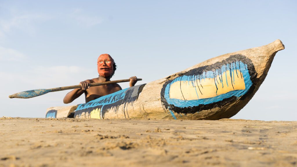 Ozhopé, Apapanakul, Performance with dugout canoe, 2018
