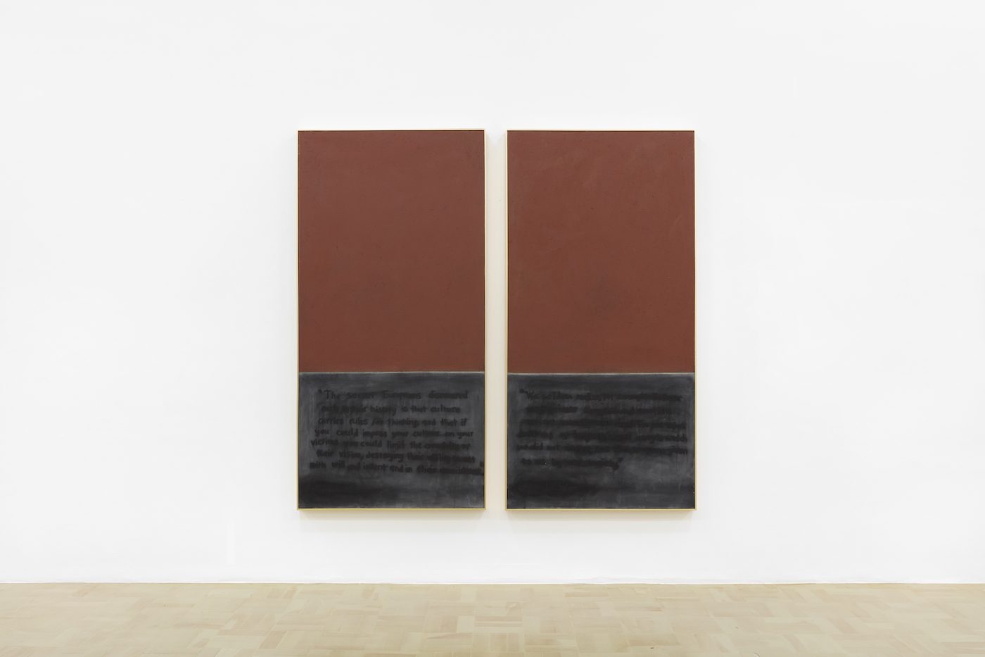 Mawande Ka Zenzile, Ubuza ibhasi ibhaliwe, 2019. Diptych, Cow dung, gesso and oil on canvas; artist’s frame with gold leaf
200 x 100cm each