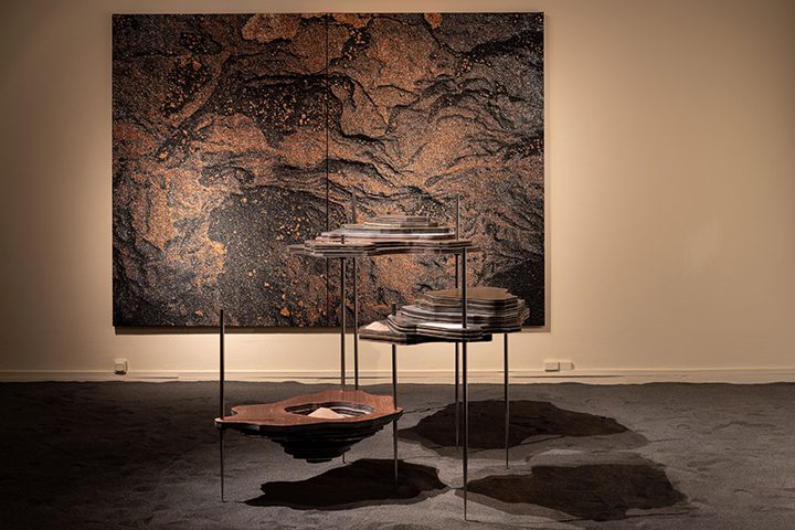 Installation View, Otobong Nkanga. Foto: Hendrik Zeitler.