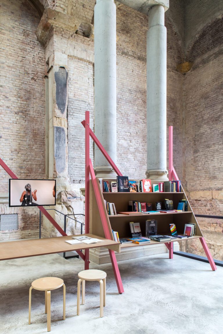 C& Center of Unfinished Business, Installation view “1 Million Roses for Angela Davis” at Lipsiusbau Dresden, 10.10.2020 – 24.01.2021. Photo: SKD / Laura Fiorio