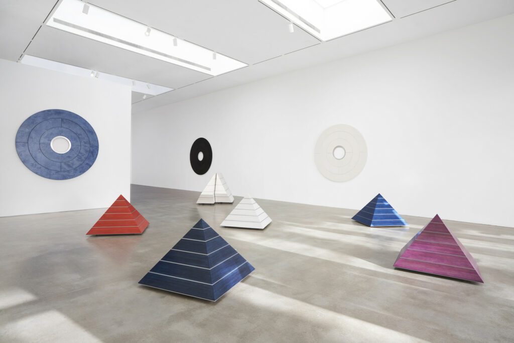 Installation view, Sam Gilliam: Existed Existing, Pace Gallery, New York, Nov 6 – Dec 19, 2020 © Sam Gilliam / Artists Rights Society (ARS), New York