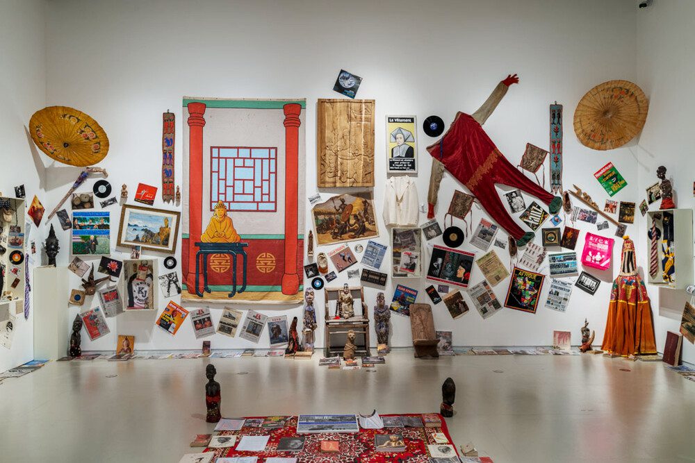 Georges Adéagbo, La révolution et les révolutions 2016, Shanghai Biennale –Photography by Alex Wang
