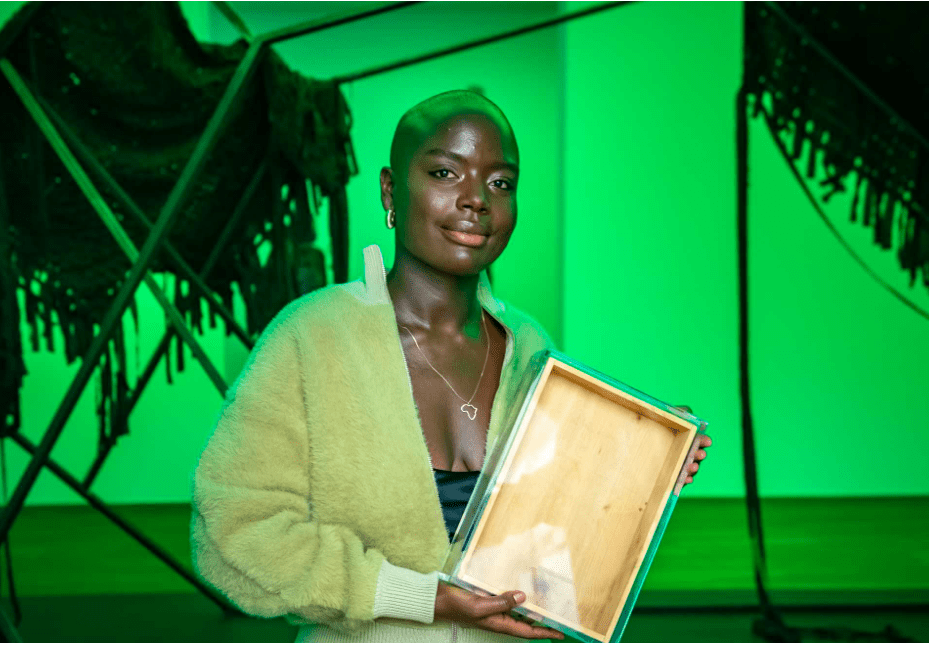Sandra Mujinga receives the Nationalgalerie Prize 2021 (c) Nationalgalerie - Staatliche Museen zu Berlin / Benjamin Pritzkuleit