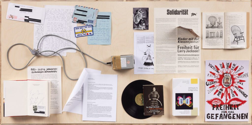 James Gregory Atkinson, Zeitkapsel Transformer, 2021, photography, documents, transformer, books, various materials, installation view ‘6 Friedberg-Chicago’, Dortmunder Kunstverein
Courtesy: the artist, Archiv des Hamburger Instituts für Sozialforschung, Germericans (Sabrina und Marvin Kuhn), Ika Hügel-Marshall, The Lisbet Tellefsen Collection, Tyrown Vincent, Dortmunder Kunstverein
Photo: Roland Baege
