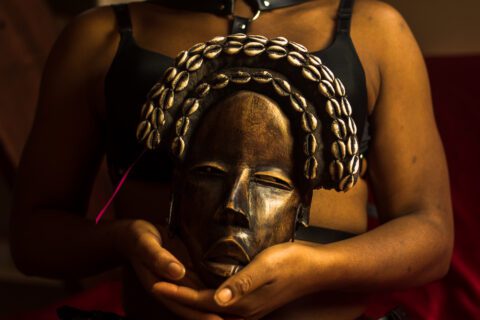 Adéọlá Naomi Adérè̩mí, Aurélie, 2021. Courtesy the artist.