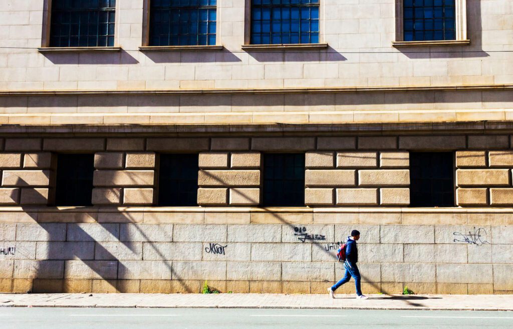 Winifrid Luena, Johannesburg, CBD VI. Courtesy of the artist, Absa Art Hot Spot & Absa Gallery. 