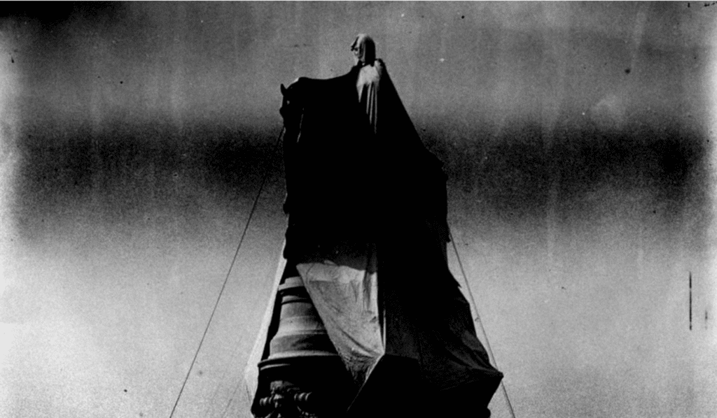 Toy Soldier (Notes on Robert E. Lee, Richmond, Virginia/Strobe) 2021-22
Single channel black-and-white video, sound 6:55 min Installation dimensions variable © Adam Pendleton