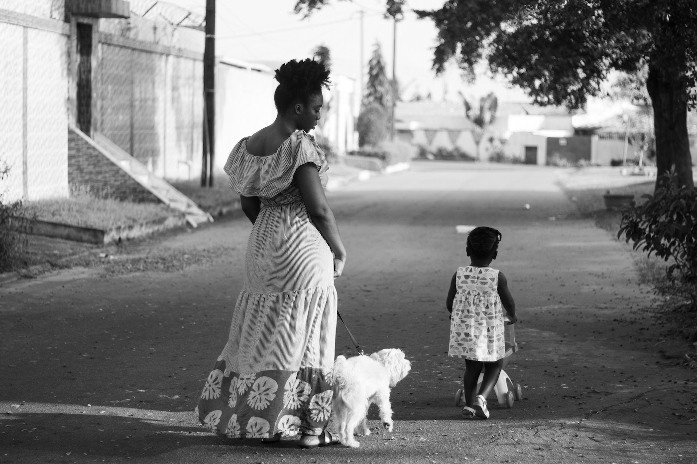 Hady Barry, Azi and Adjéla, from the series Wearing the Inside Out, 2022. Courtesy the artist. 