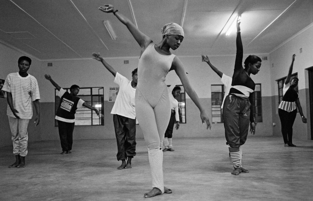 Ruth Motau
Meadowlands Dance Group
1992
Inkjet print on Baryta paper Work : 29.7 x 42 cm Edition of 10