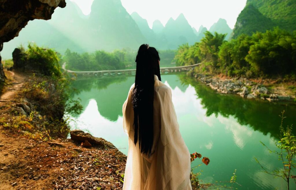 Isaac Julien
Mazu, Silence (Ten Thousand Waves) 2010
Endura Ultra photograph
180 x 239.8 x 7.5 cm
(70 7/8 x 94 3/8 x 3 in)
© Isaac Julien
Courtesy the artist and
Victoria Miro