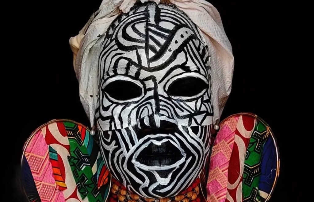 Olivia Mary Nantongo, Look at me (detail), 2022, digital print on fabric, 57 x 45,8 cm. Courtesy of the Artist and Amasaka Gallery.