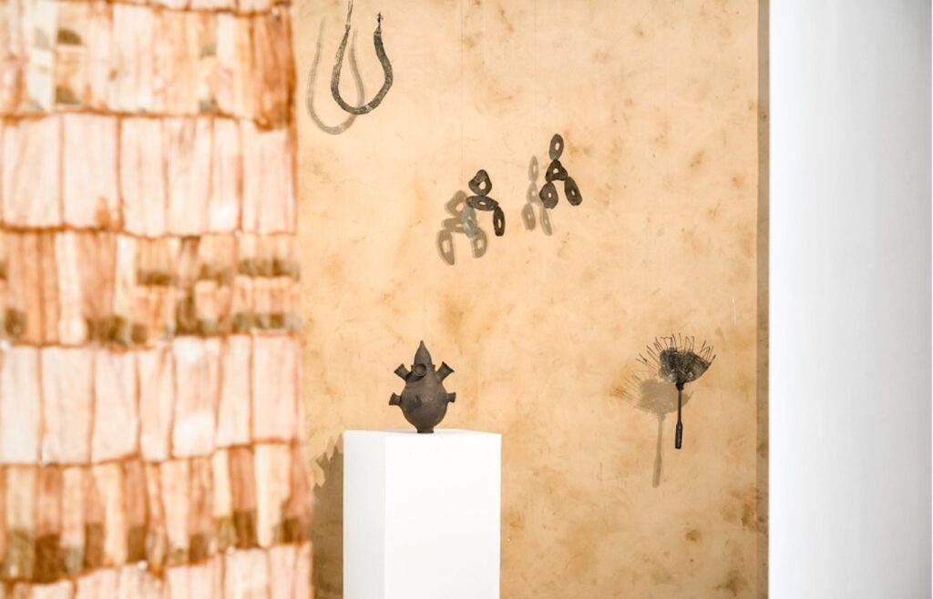 Entre Parenthèses, installation view, 2024. Courtesy of Selebe Yoon 